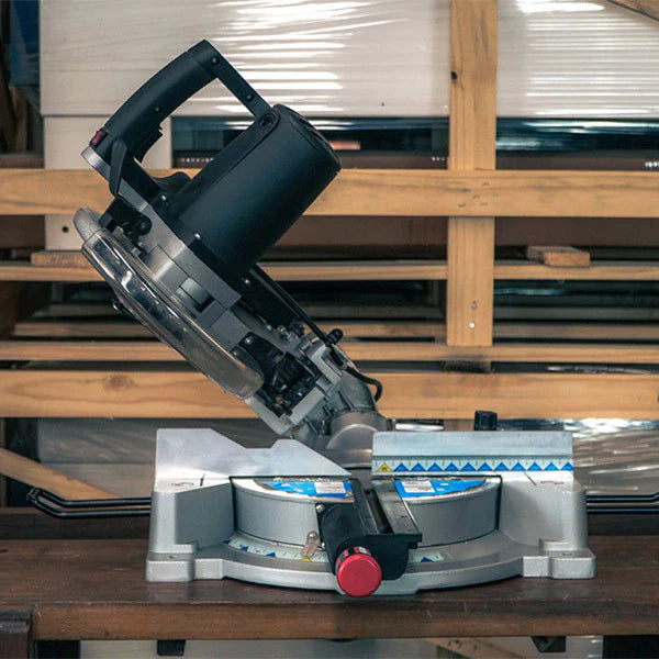 SERRA CIRCULAR DE ESQUADRIA 250 MM – 10 polegadas - Guia laser - Guia telescópica - MK.300.I